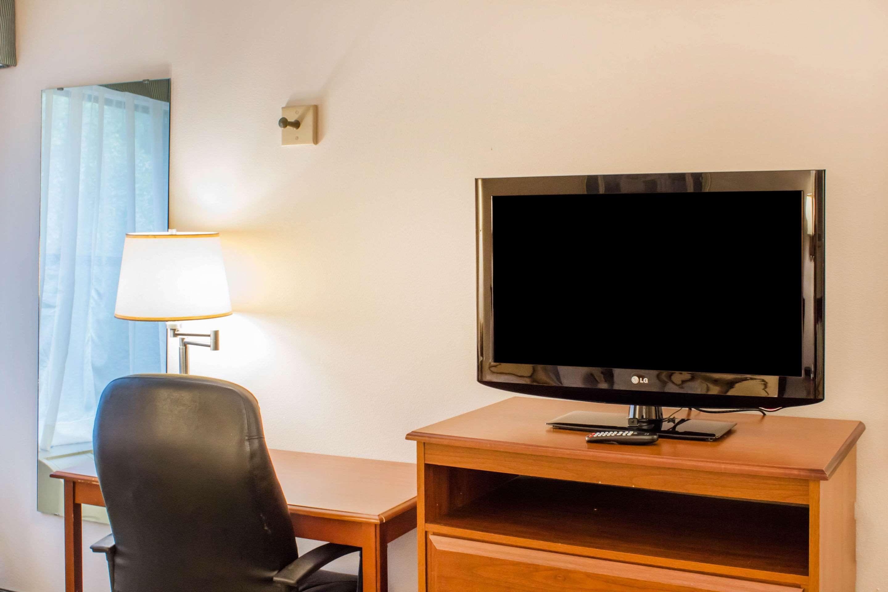 Econo Lodge Ралей Екстериор снимка