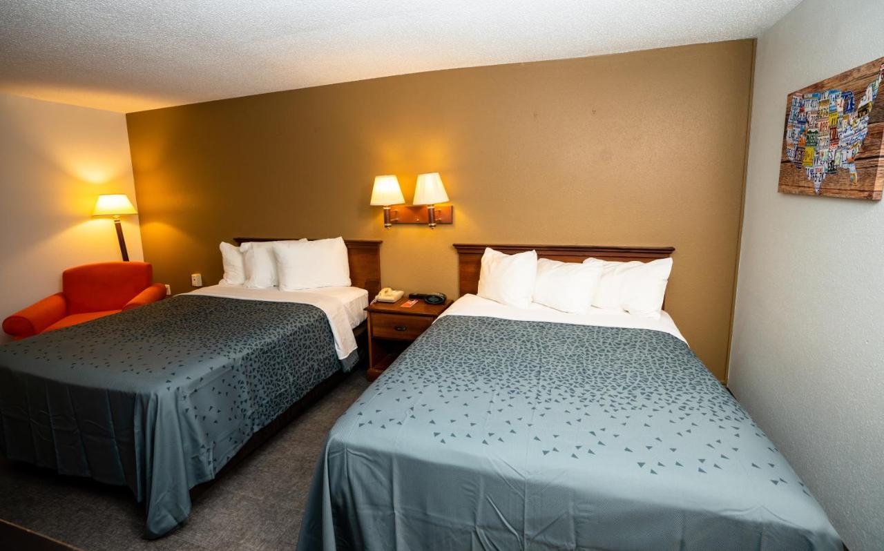 Econo Lodge Ралей Екстериор снимка